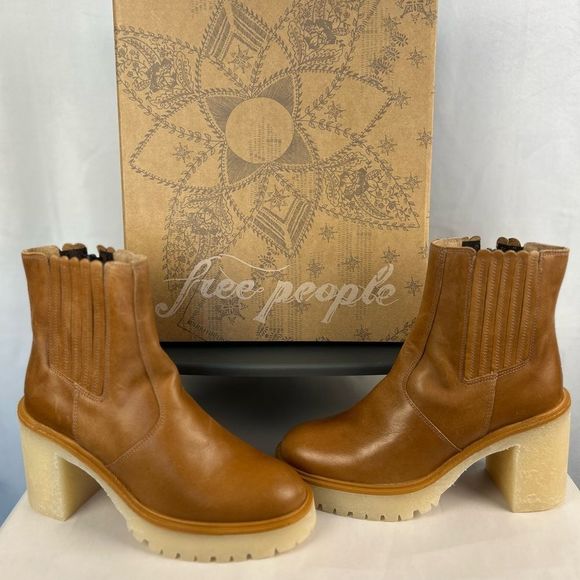 Free People Shoes - Free People James Chelsea Tan Leather Lug Sole Chunky Heel Boots Sz 8.5, NWT